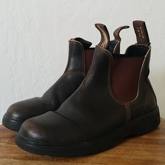 Blundstone Shoes - Blundstone Stout Brown leather ankle boots Sz 6.5